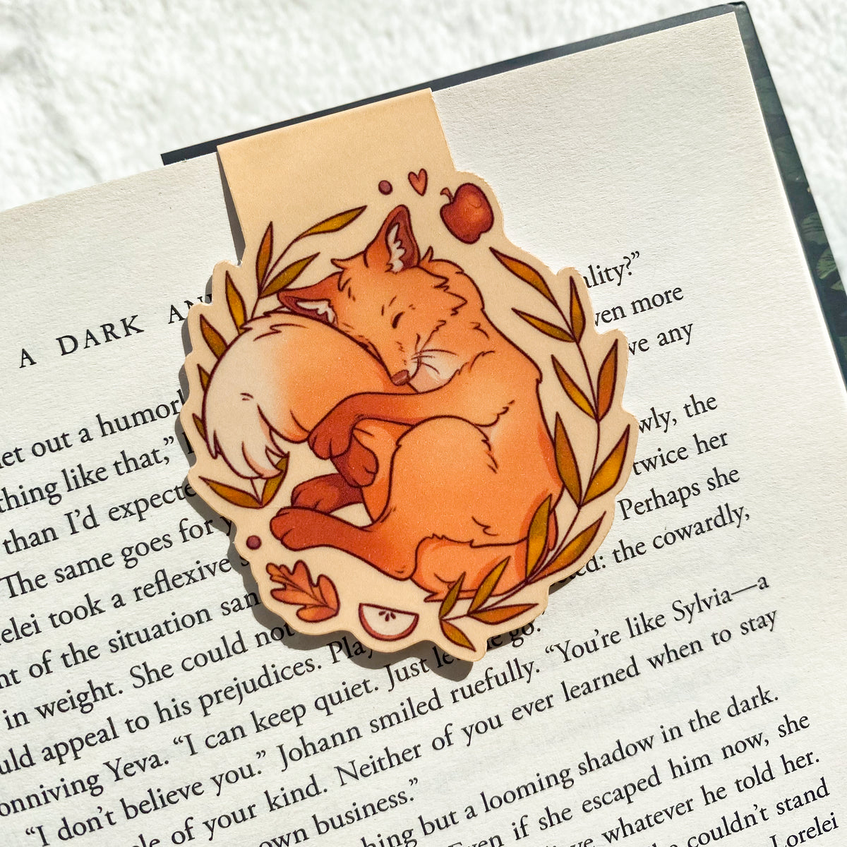 Apple Fox - Magnetic Bookmark